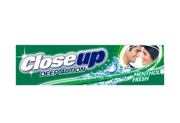 closeup toothpaste menthol fresh